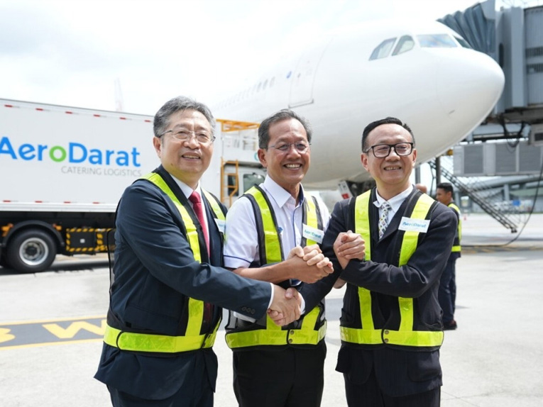 Herra Sun Shuqiang sótti afhendingarathöfn Jiangsu Tianyi Aviation Industry Co., Ltd. til Malaysia Airlines Group Aerial Work Vehicle
