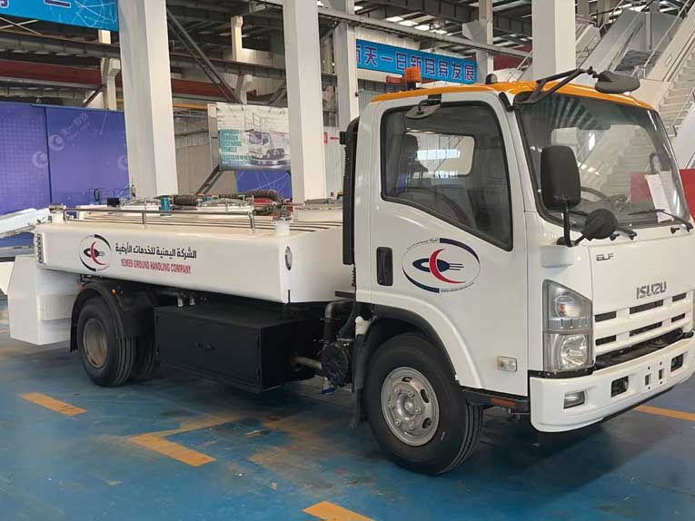 Lavatory Service Trucks Lavatory Service Trucks