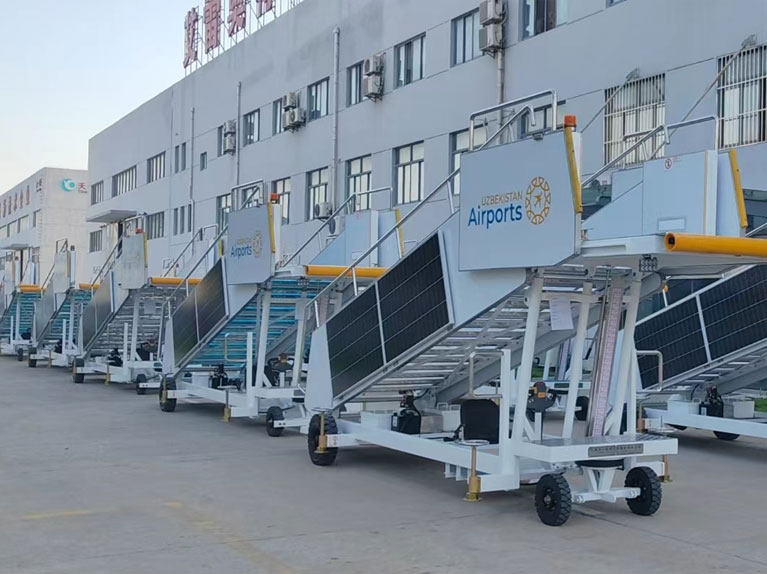 Unpowered hand-pushed passenger stairs Unpowered hand-pushed passenger stairs