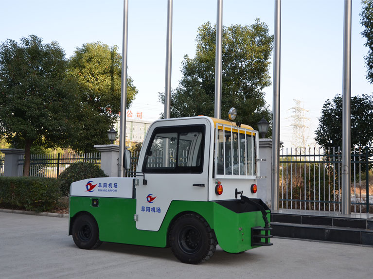 Electric Aircraft Tow Tractor Електричний буксирний тягач