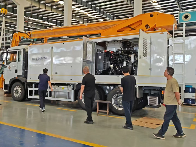 aircraft deicing vehicle aircraft deicing vehicle
