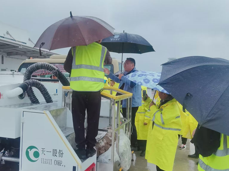 electric aircraft sewage vehicle electric aircraft sewage vehicle