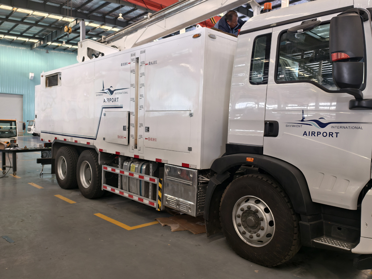 de-icing vehicle de-icing vehicle