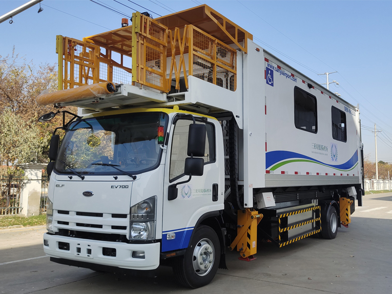 Electric Airport ambulift 
