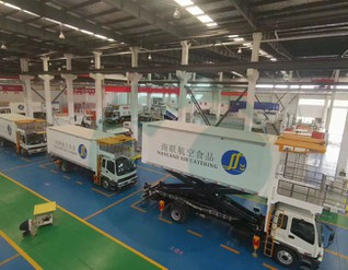 Civil Aviation Catering Truck