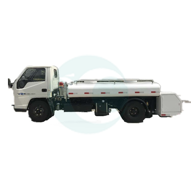 Self-propelled Toilet Truck