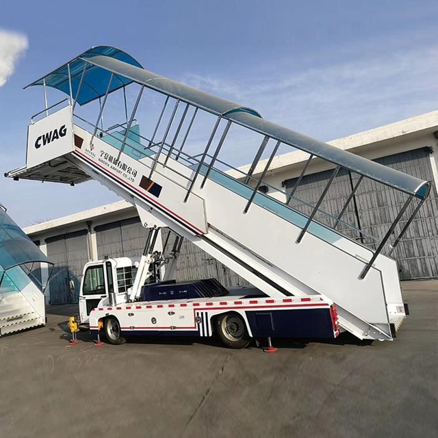 2100kg Curb Weight Airplane Passenger Stairs