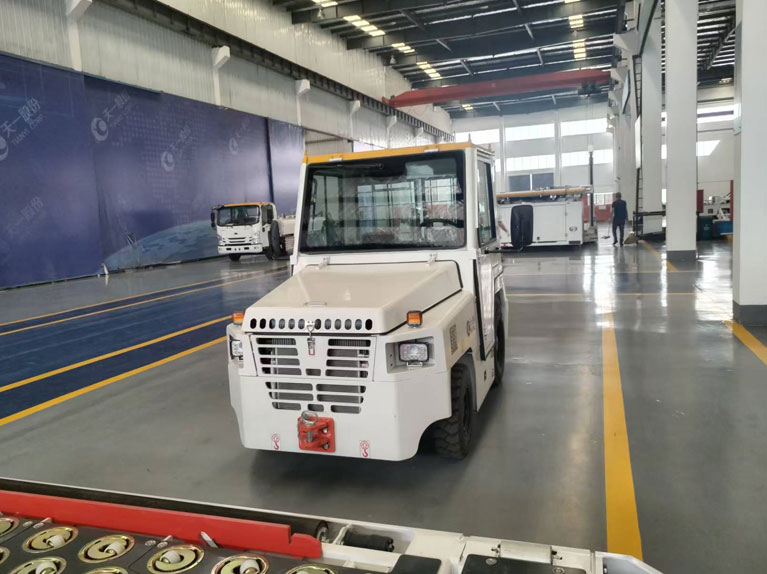 Baggage Tow Tractor
