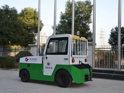 Električni traktor za vuču