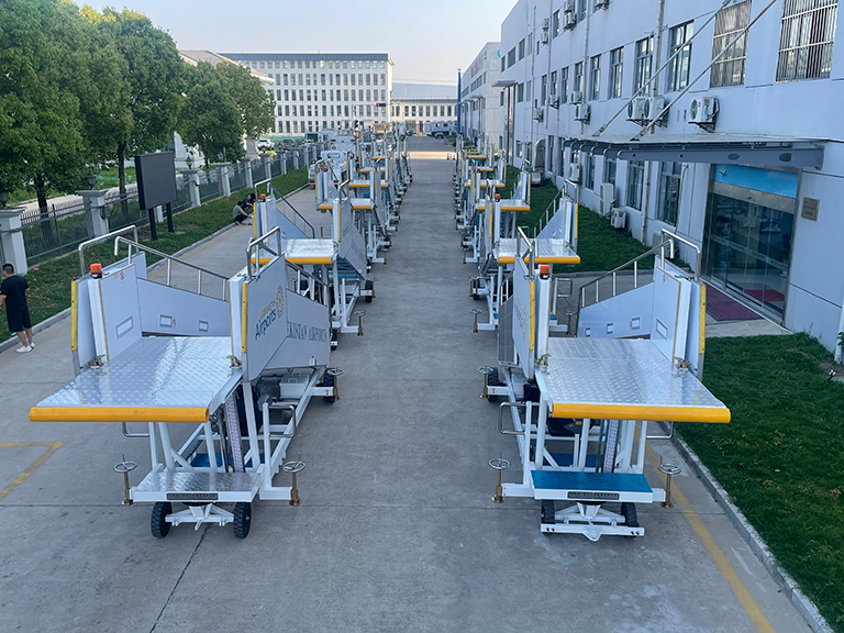 Delivery record | Tianyi Stock hand-propelled passenger elevator set off for Central Asia