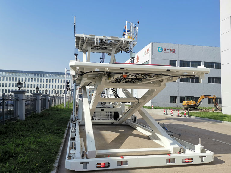 TYPTL - لودر کانتینری 14 تنی (دیزل)