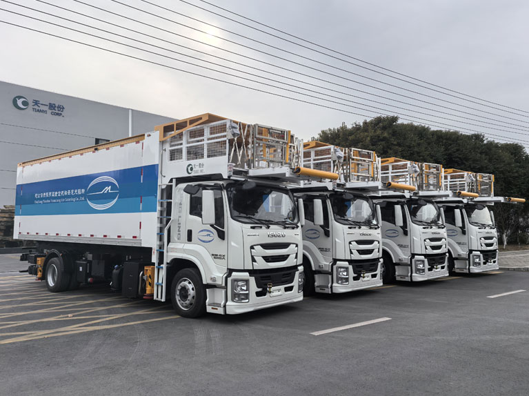 Diesel airport catering truck