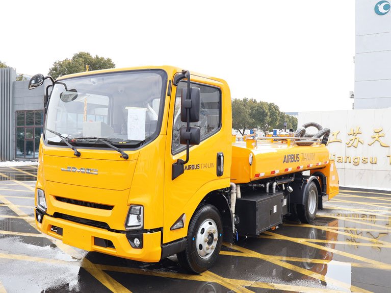 aircraft sewage vehicle