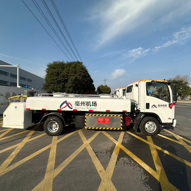 Airport Water Truck