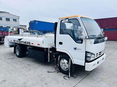 ڈیزل خود سے چلنے والا لیوٹری ٹرک ویکیوم پمپ