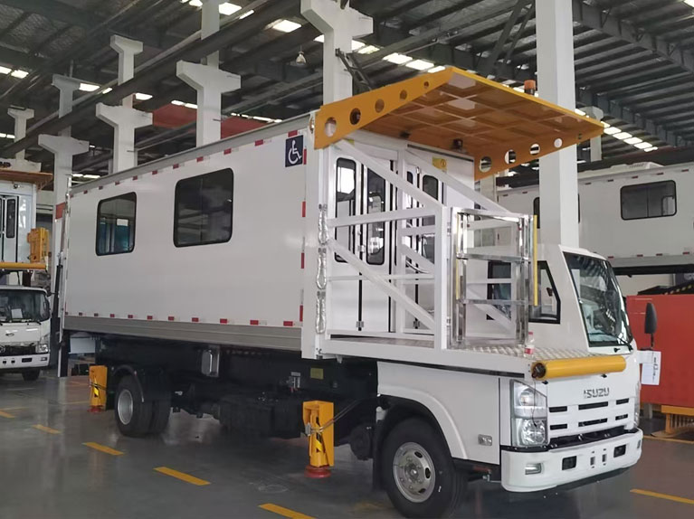 Diesel half-head Airport Ambulifts
