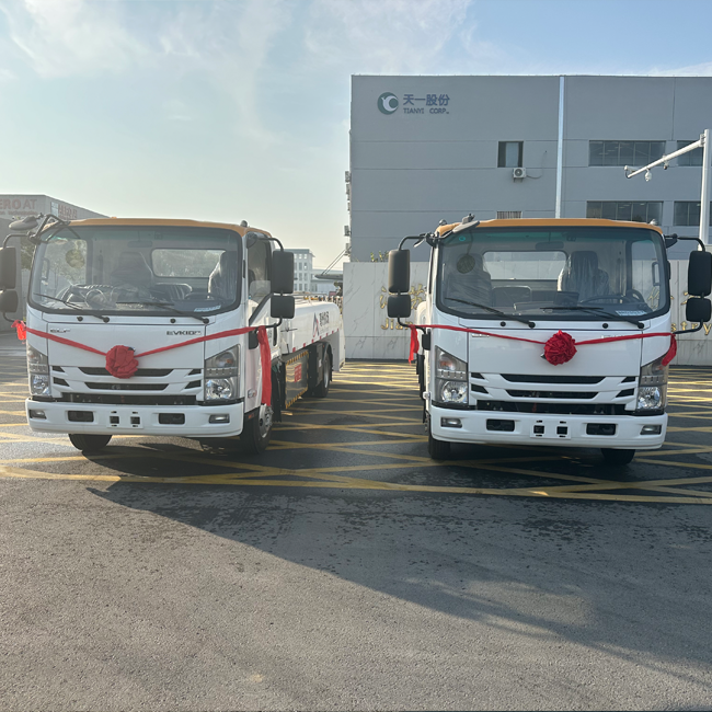 Lavatory Service Truck