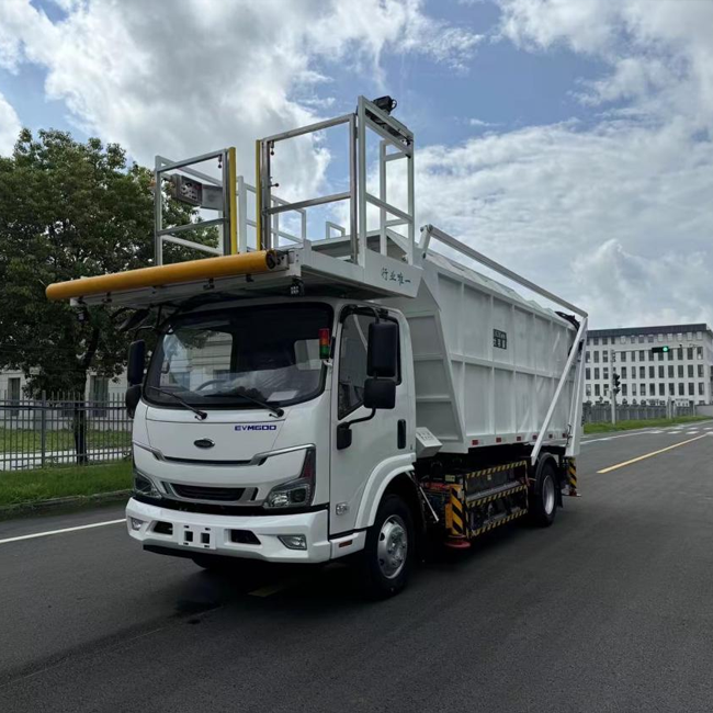 Aircraft Garbage Vehicle