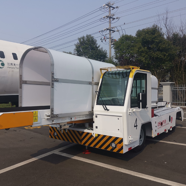 Self-propelled baggage belt loader
