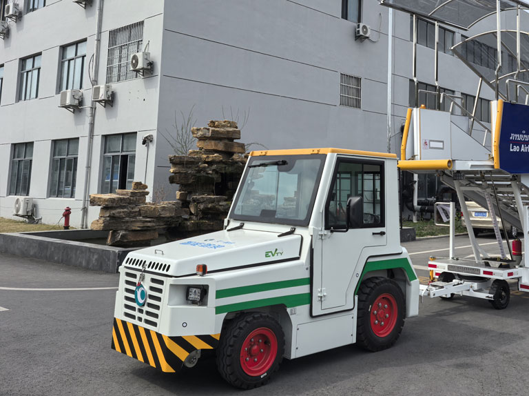 Diesel Baggage Tractor