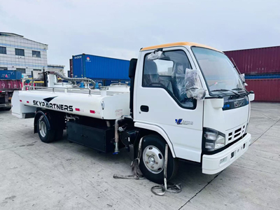 Airport lavatory truck