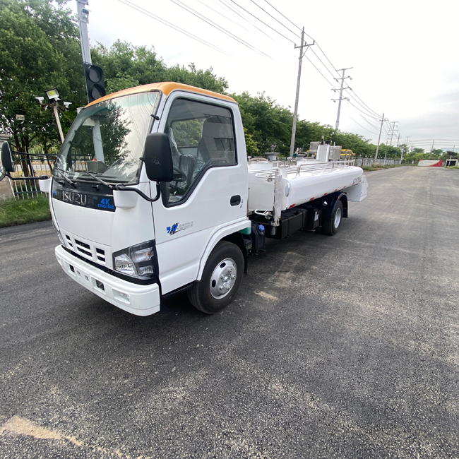 Aircraft Water Service Truck (diesel)
