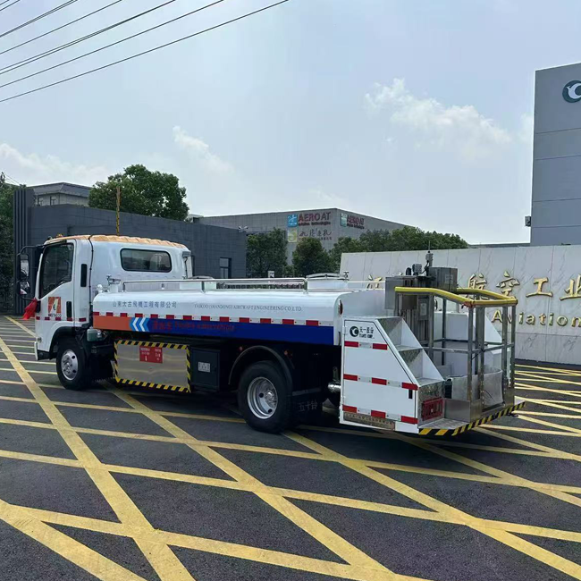 Electric ISUZU Potable Water Serve Truck