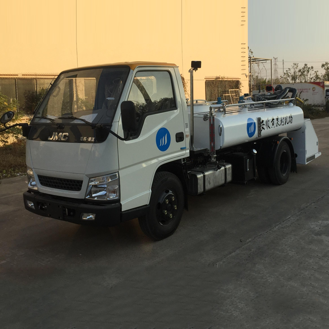 Self-propelled lavatory truck