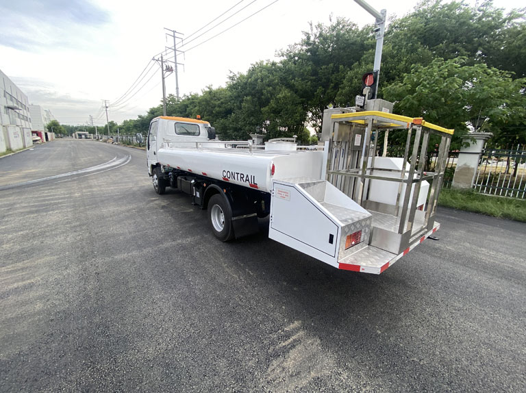 Aircraft Propelled Water Serving Truck. Speed limiter