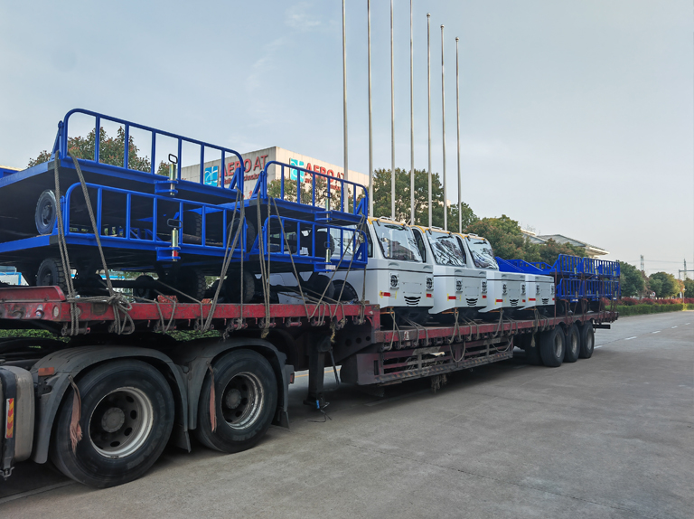 Airport baggage tractor 360° panoramic surround view system