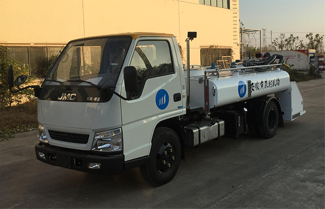 Camion di servizio WC (Diesel)