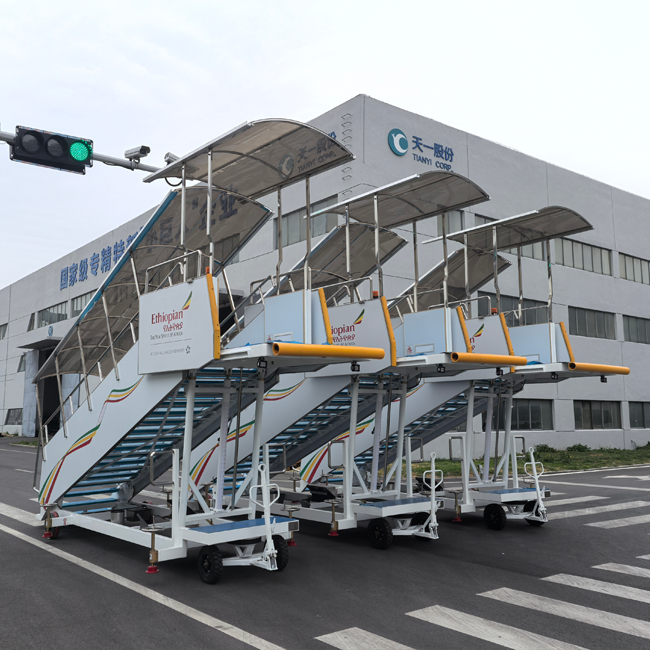 Towable Passenger Stairs Truck