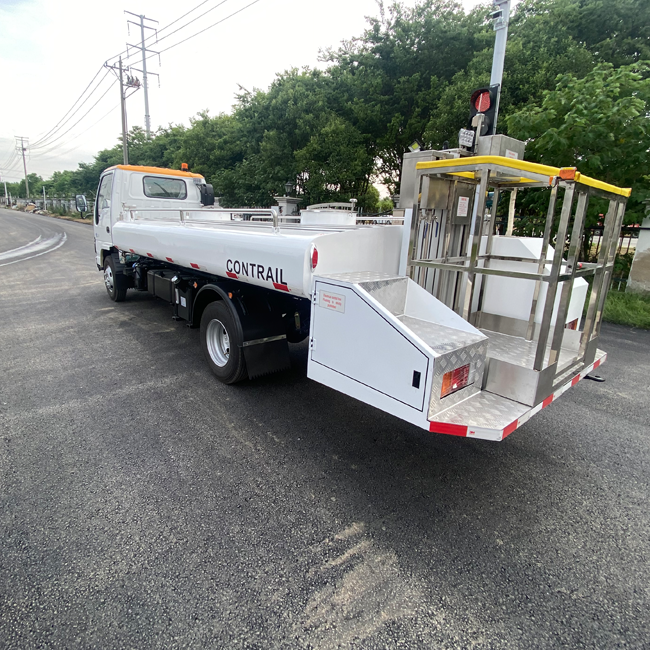 Aircraft Water Service Truck (diesel)