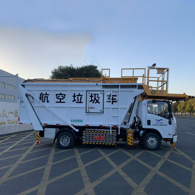 Aircraft Garbage Truck