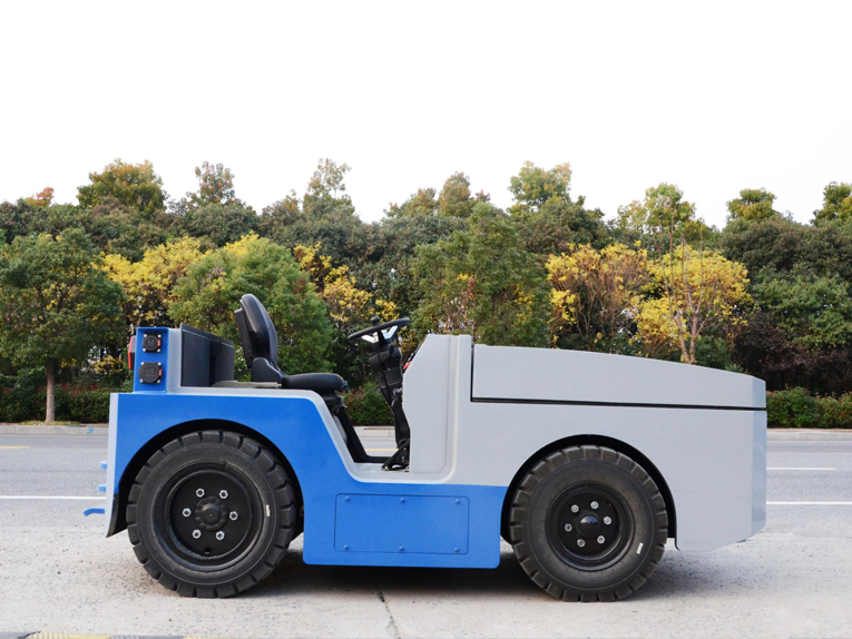 Electric Aircraft Tow Tractor