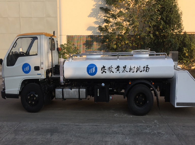 Tianyi brand Water Service Trucks maintenance convenience