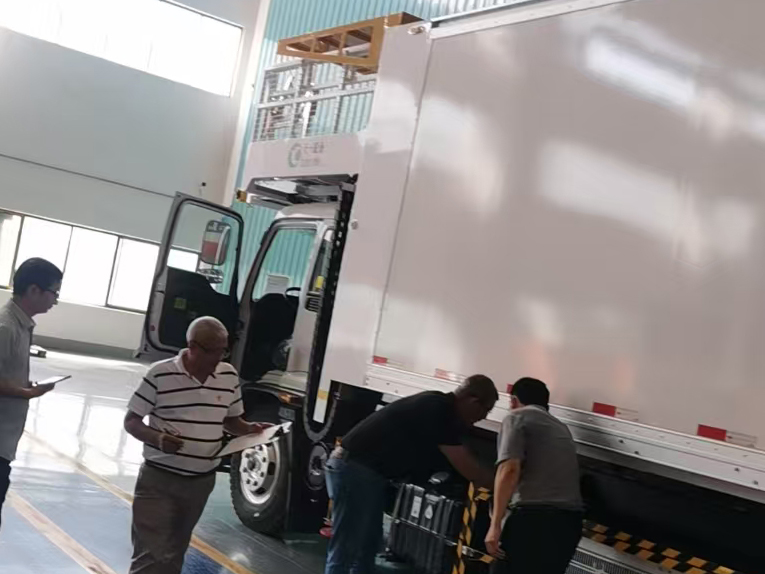 diesel aviation catering vehicle