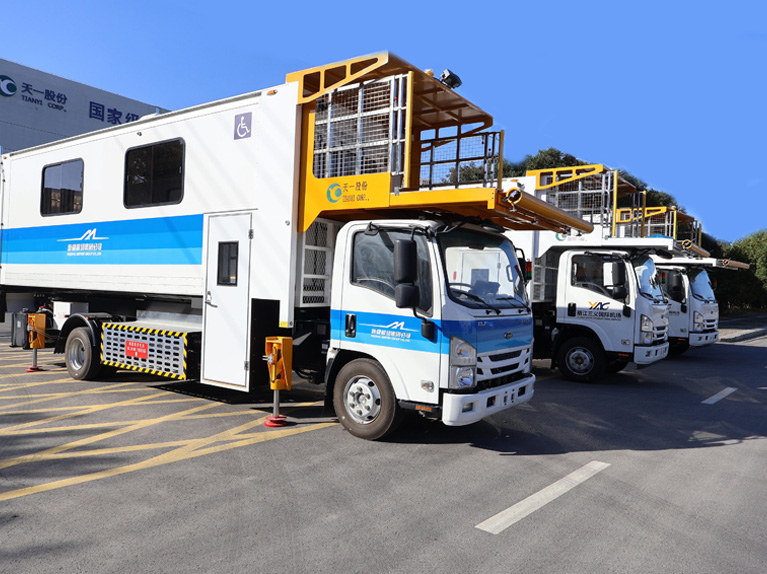 Electric Airport Ambulift Trucks