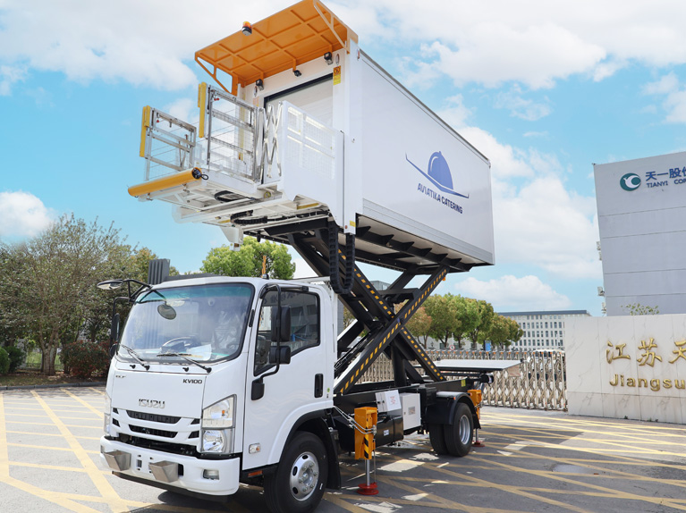 Aircraft diesel catering vehicle