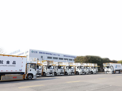 Tianyi GSE envi&oacute; al cliente camiones el&eacute;ctricos de catering para aeropuertos de China Southern Airlines y camiones di&eacute;sel para catering de aviones