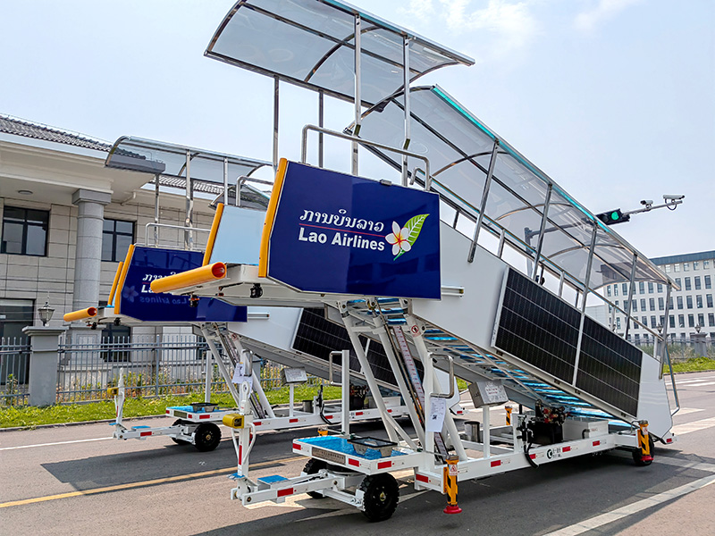 electric-assisted boarding ladder