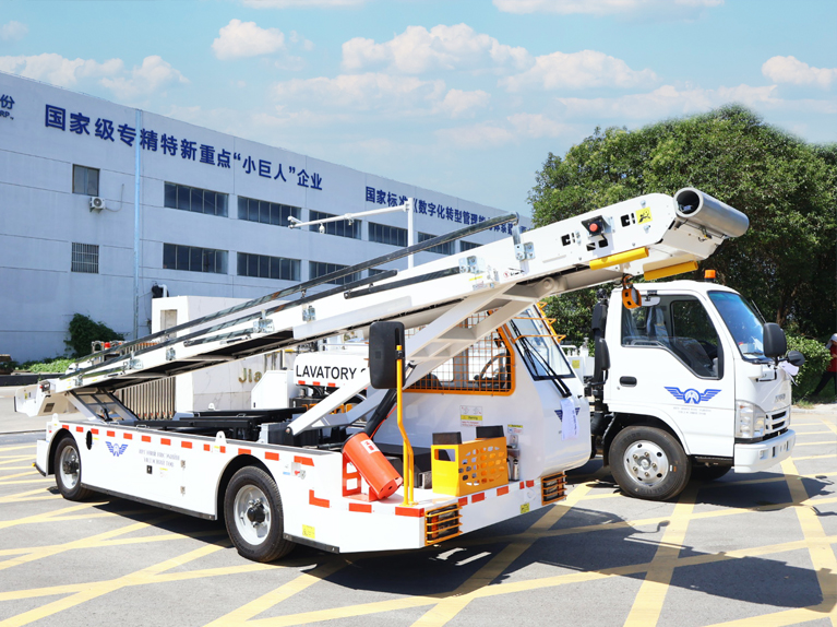 Tianyi GSE diesel belt conveyors and diesel sewage trucks have been fully assembled and are being dispatched to Mongolia.