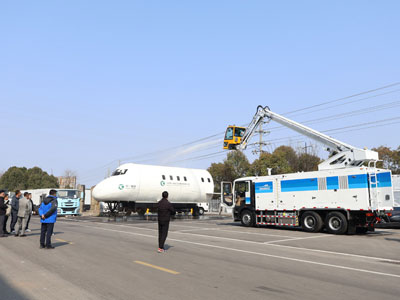 Clientes de Xinjiang del veh&iacute;culo de deshielo de aviones Tianyi GSE a inspecci&oacute;n y capacitaci&oacute;n en f&aacute;brica