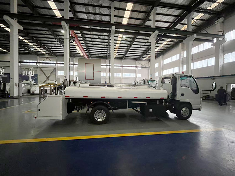 Aircraft Lavatory service truck