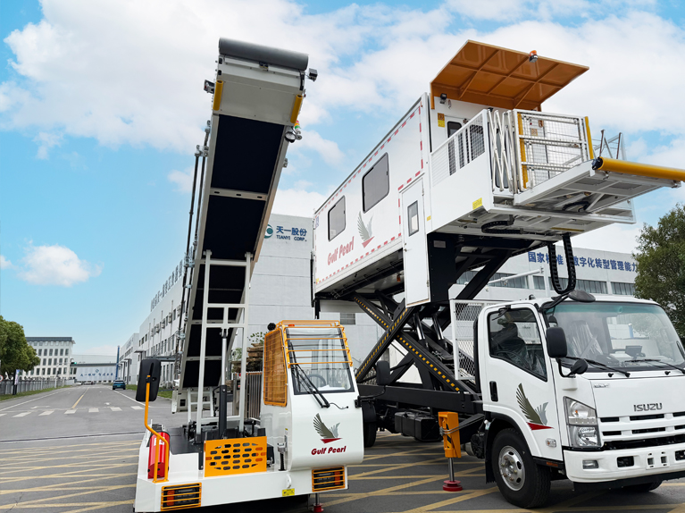 Airport Self-Propelled Conveyor Belt Loader