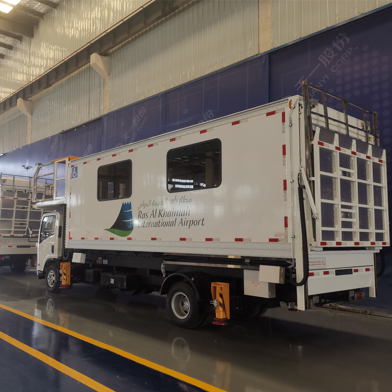 Diesel Airport Ambulift truck