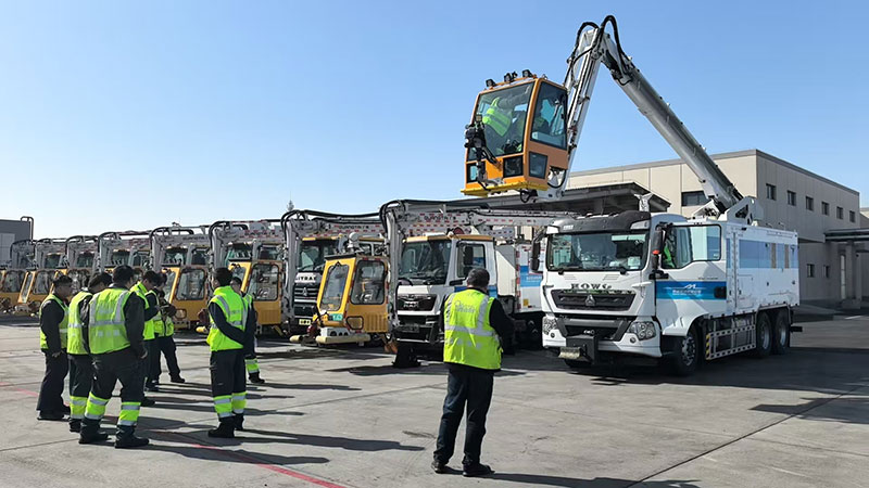 Tianyi GSE deicing vehicle